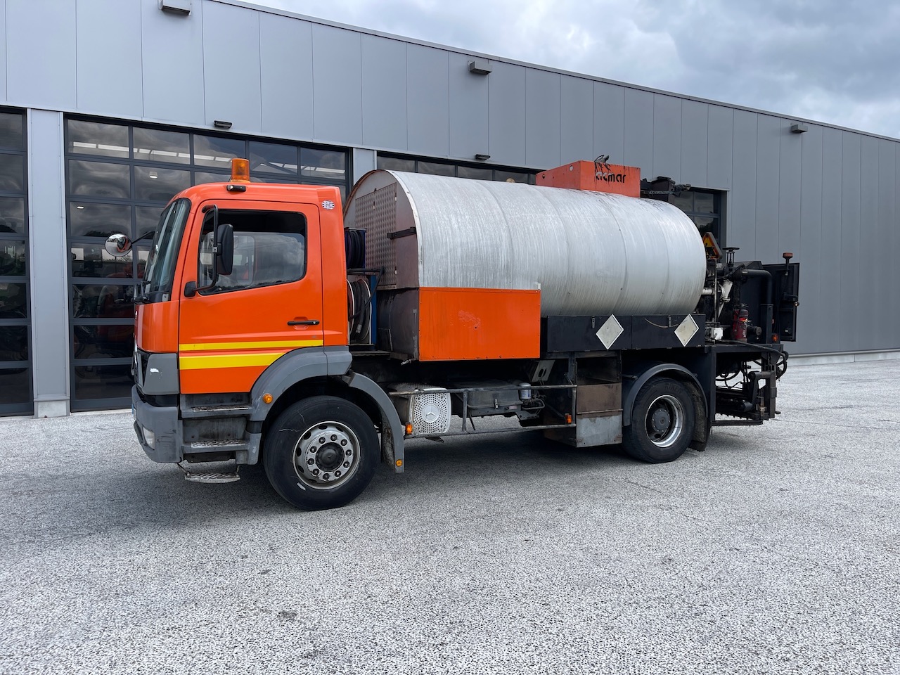 Mercedes Atego 1823 Bitumen sprayer 6000 liter 2001