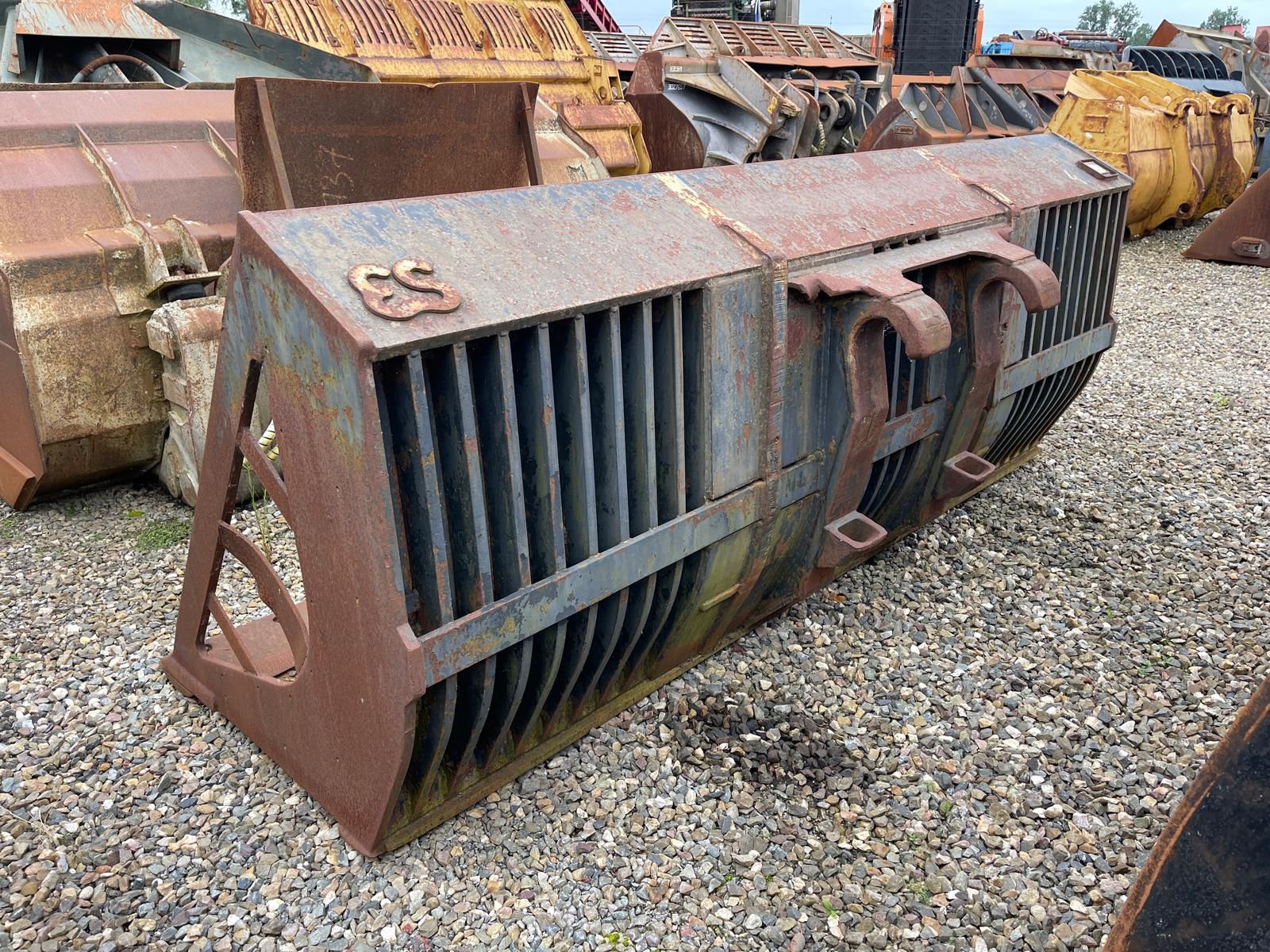 Eurosteel puinbak met inlegvel 272cm 2480ltr Verachtert aansl 2001