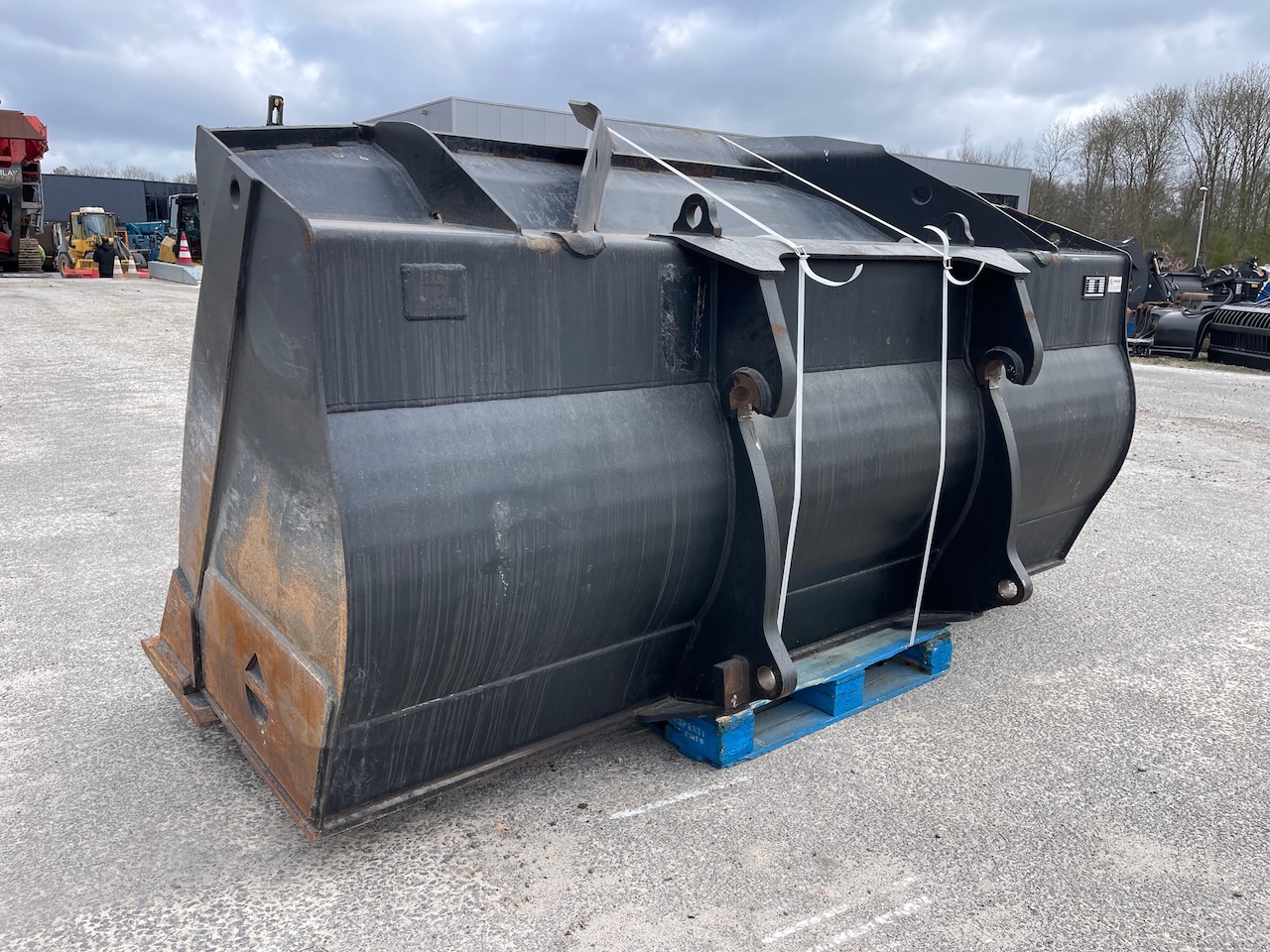 Dichte bak 293cm 3100ltr Volvo / Lundberg aansluiting 2019